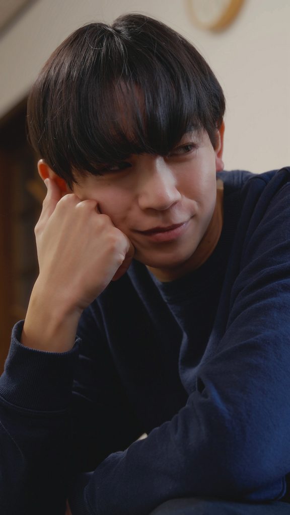 縦型ショートドラマ『陰キャなアイツが義理の兄！？』で香野水月役を演じる島村雄大